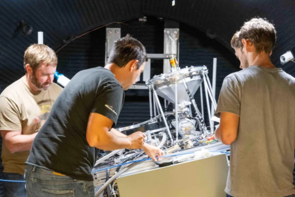 How to make oxygen on the moon