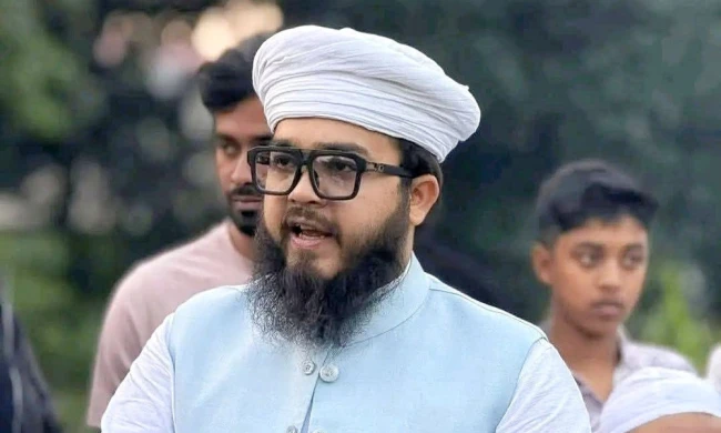 MP Hanzala’s Shoes Swapped at Parliament Mosque